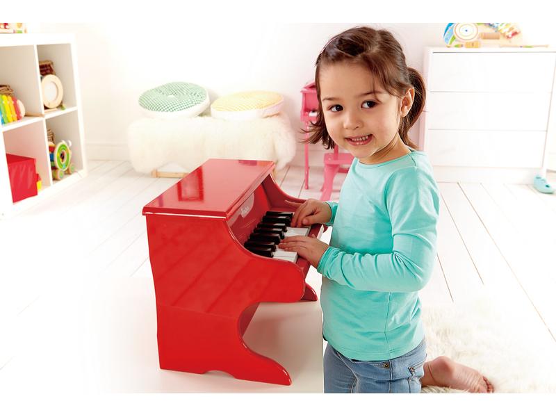 Playful piano rood