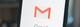 Gmail-logo en tekst op wit opstartscherm van een smartphone met notch-design