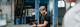 Opnames voor corporate video Cameraman filmt een interview
