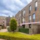 Gelijkvloers appartement met twee slaapkamers, twee terrassen en autostaanplaats