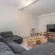 Investeringspand bestaande uit 3 appartementen, handelspand en dubbele garage