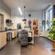 Prachtig gebouw met handelsruimte en 2 appartementen in bruisende centrum