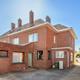 Ruime woning met 4 slaapkamers en garage op een centrale locatie