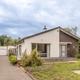 Gelijkvloers woning op een groen perceel van 3661m²