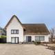 Ruime, recent gerenoveerde gezinswoning met 3 slaapkamers en 2 badkamers op mooi perceel