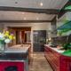 Grote (handels)woning met tal van mogelijkheden in het bruisende centrum van Diest