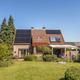 Woning met 3 slaapkamers, inpandige garage en weidse tuin