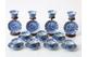Serie van 12 porseleinen koppen en 11 schotels in blauw