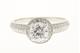 Witgouden ring bezet met centraal een briljantgeslepen diamant