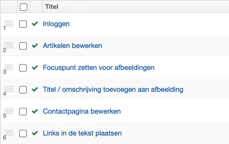 Checklist met 6 voltooide taken voor websitebeheer, waaronder inloggen, artikelen bewerken en links plaatsen