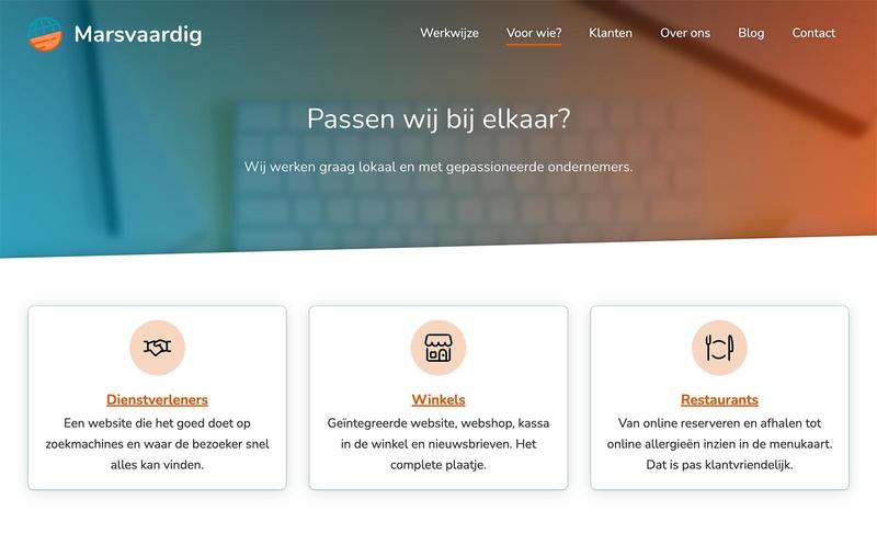 Website header met menu en drie dienst-iconen voor webdesign, winkels en restaurants op turquoise-oranje achtergrond.