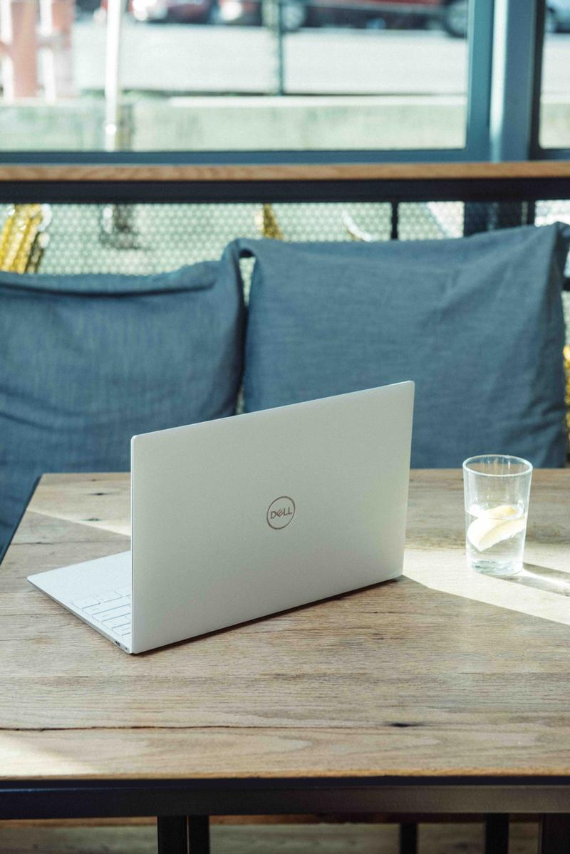 Setting met laptop Beeldtaal met laptop