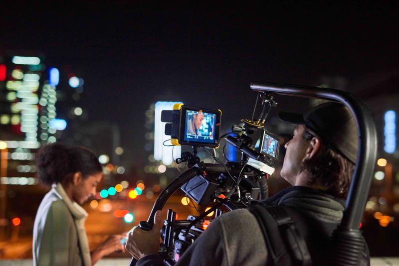 Filmen met stabilizer Cameraman met stabilizer