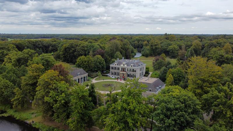 Buitenplaats Schaep en Burgh is de locatie voor de de veilingen en kijkdagen van Veilinghuis De Eland & De Zon in ’s Gravelan